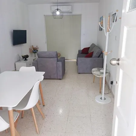 Apartment Modern 2bd Near Mall- Internet 1gbps