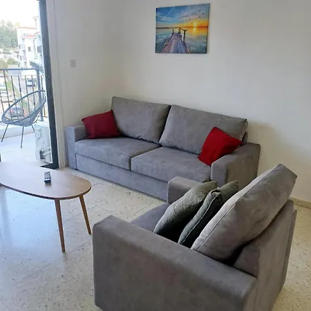 Modern 2bd Near Mall- Internet 1gbps