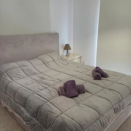 Modern 2bd Near Mall- Internet 1gbps